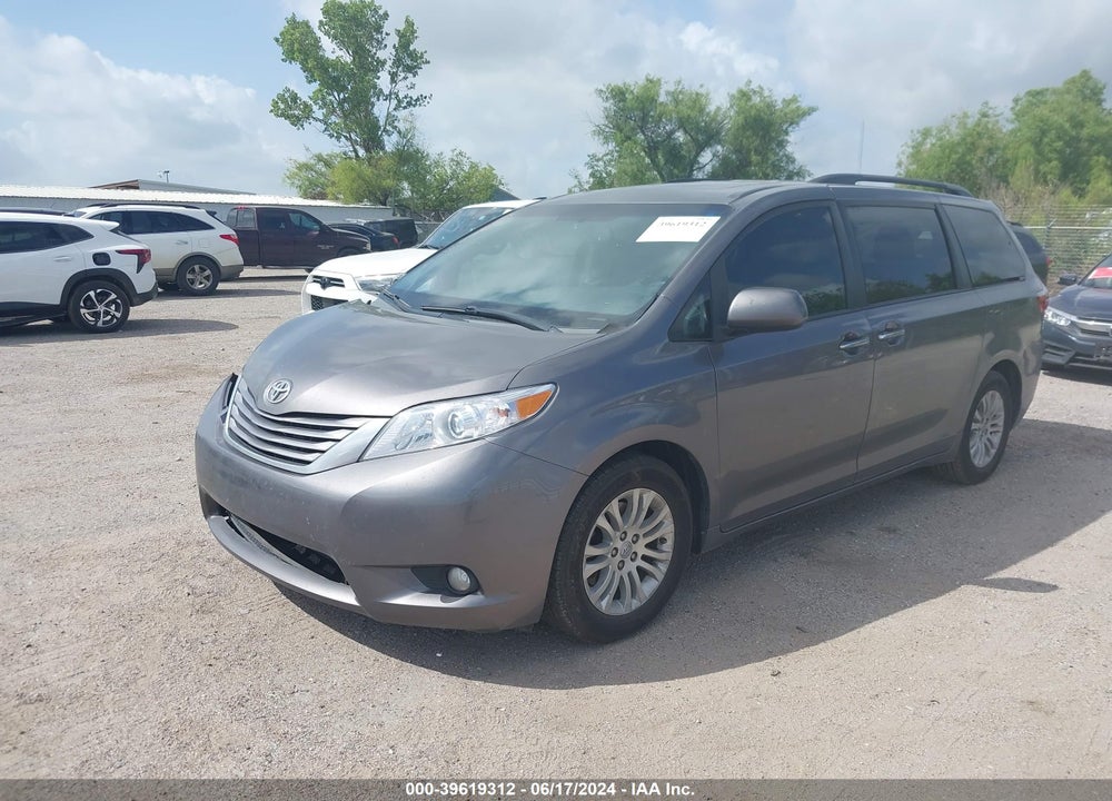 2017 TOYOTA SIENNA XLE PREMIUM 8 PASSENGER VIN: 5TDYZ3DC0HS861105