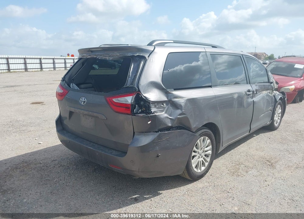 2017 TOYOTA SIENNA XLE PREMIUM 8 PASSENGER VIN: 5TDYZ3DC0HS861105
