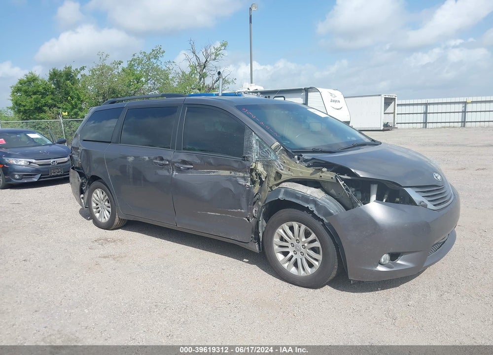 2017 TOYOTA SIENNA XLE PREMIUM 8 PASSENGER VIN: 5TDYZ3DC0HS861105