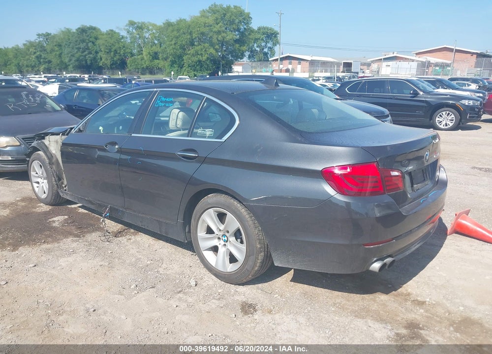 2013 BMW 528I XDRIVE VIN: WBAXH5C50DDW13579