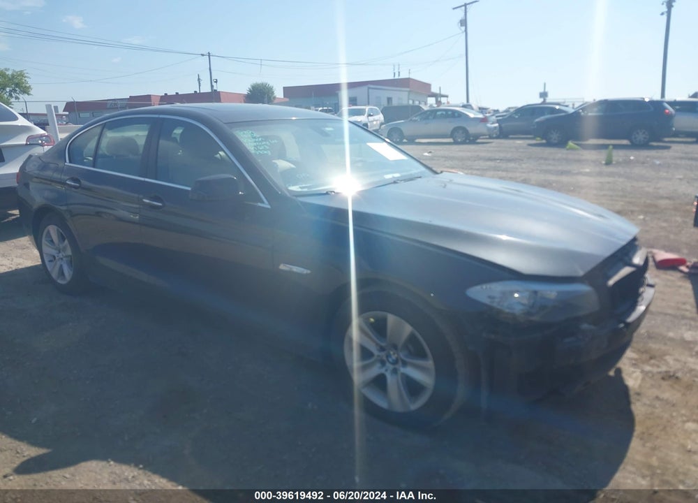 2013 BMW 528I XDRIVE VIN: WBAXH5C50DDW13579