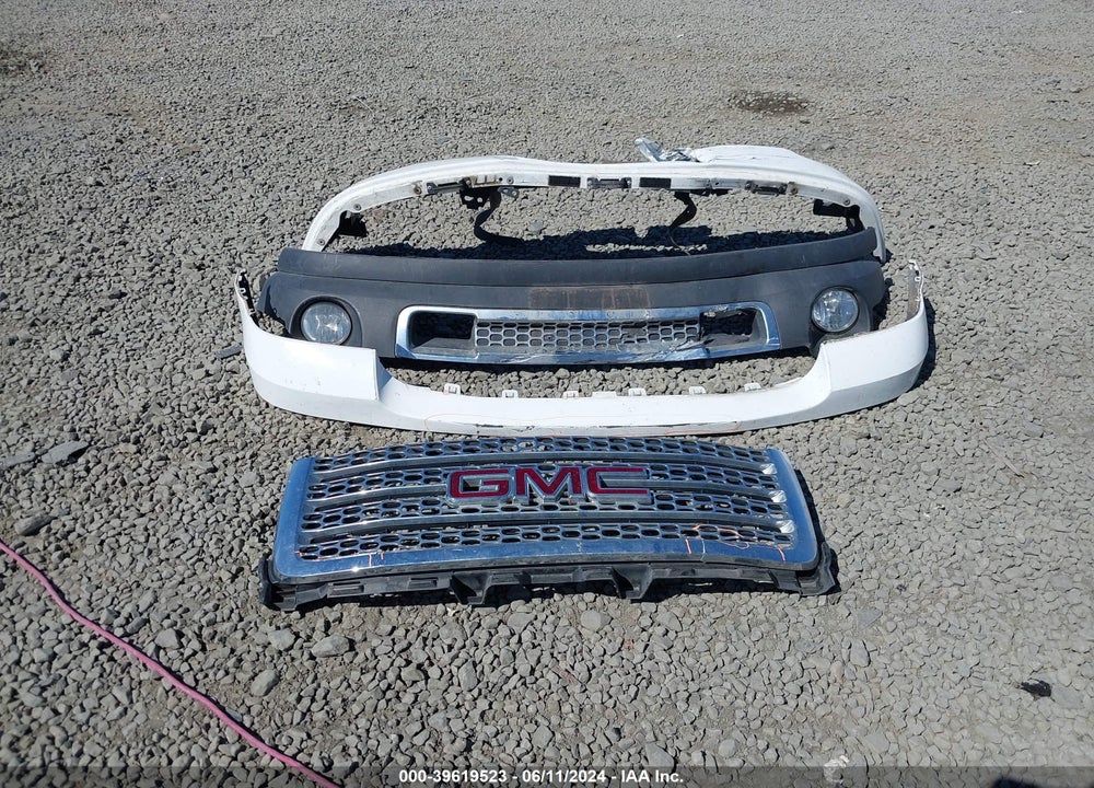2013 GMC SIERRA 2500HD DENALI VIN: 1GT125E84DF185750