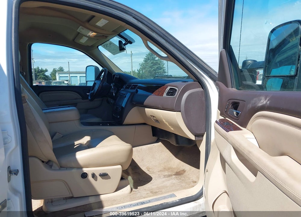 2013 GMC SIERRA 2500HD DENALI VIN: 1GT125E84DF185750