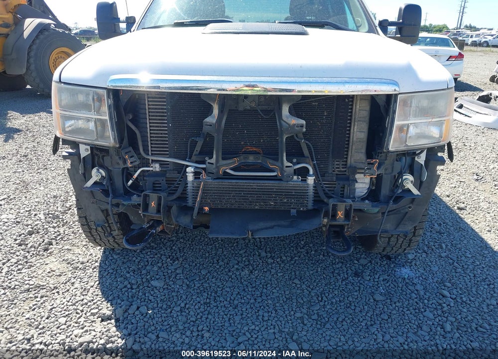 2013 GMC SIERRA 2500HD DENALI VIN: 1GT125E84DF185750
