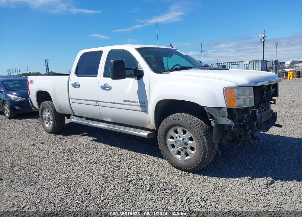 2013 GMC SIERRA 2500HD DENALI VIN: 1GT125E84DF185750