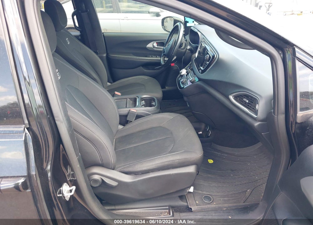 2019 CHRYSLER PACIFICA TOURING PLUS VIN: 2C4RC1FG4KR590124