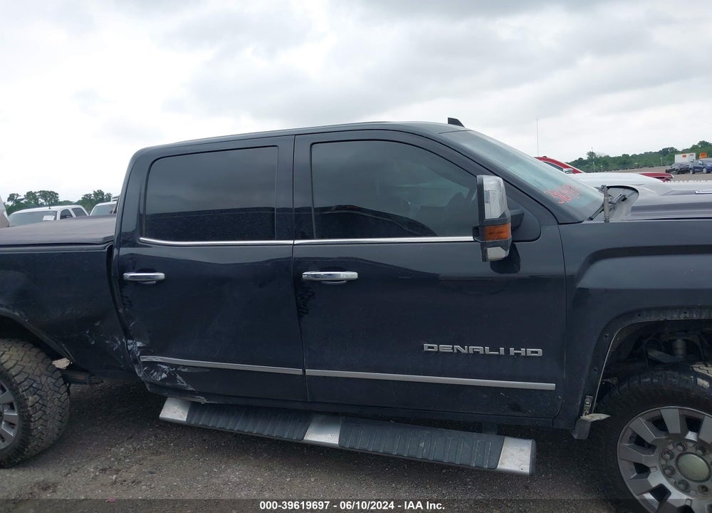 2015 GMC SIERRA 2500HD DENALI VIN: 1GT120E81FF637479