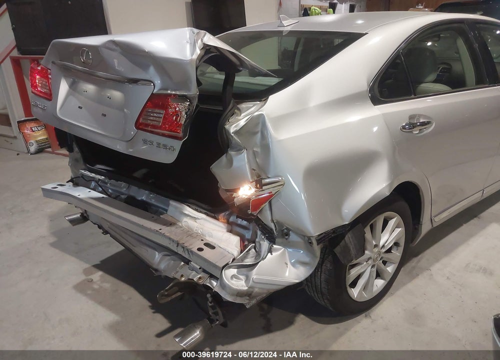 2010 LEXUS ES 350 VIN: JTHBK1EG8A2413609