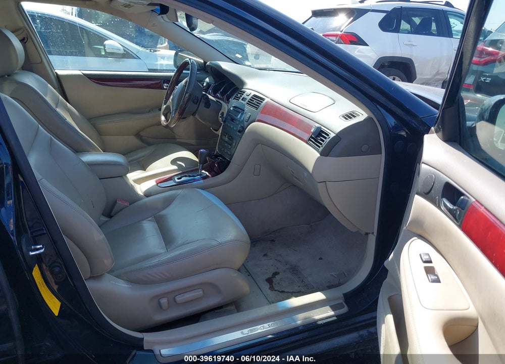 2002 LEXUS ES 300 VIN: JTHBF30G925015350