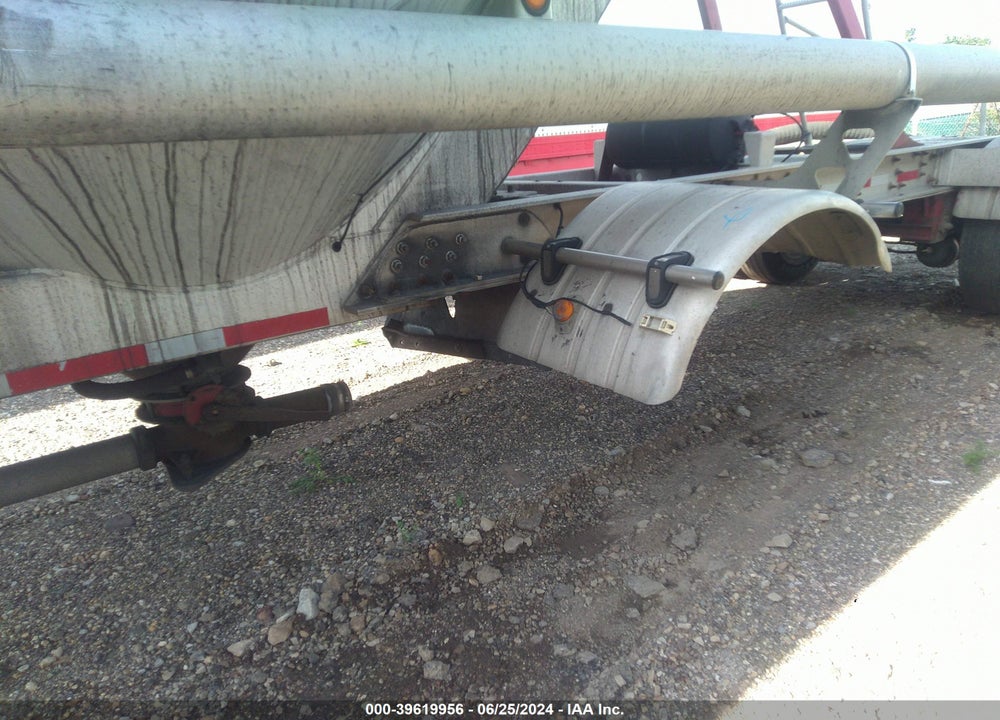 2008 TRAIL KING --- VIN: 1TKP048208B072420
