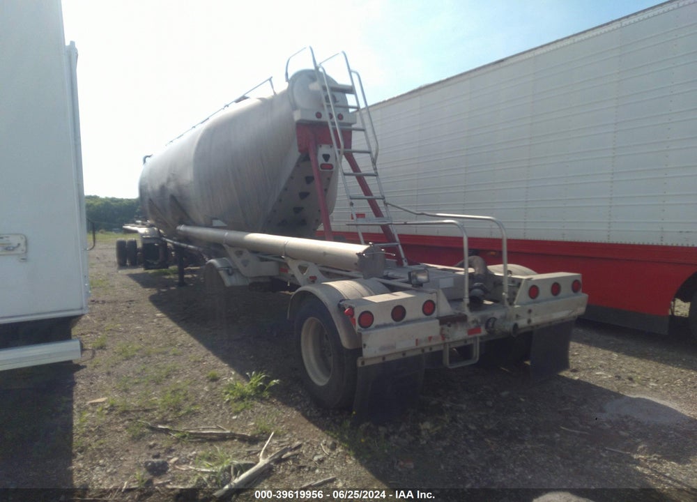 2008 TRAIL KING --- VIN: 1TKP048208B072420
