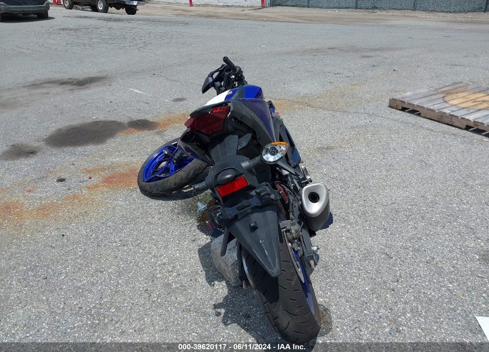 2024 YAMAHA YZFR3 A VIN: MH3RH18Y2RK015568