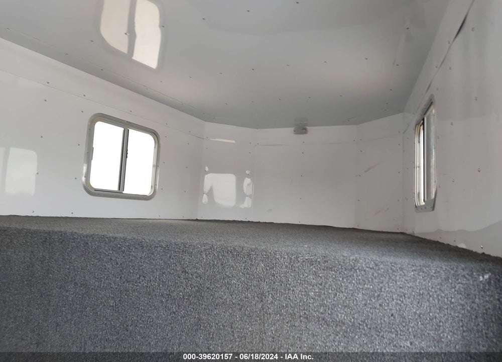 2011 FEATHERLITE --- VIN: 4FGB12426BC119695
