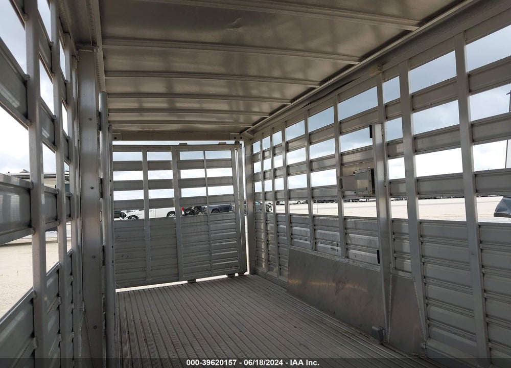 2011 FEATHERLITE --- VIN: 4FGB12426BC119695