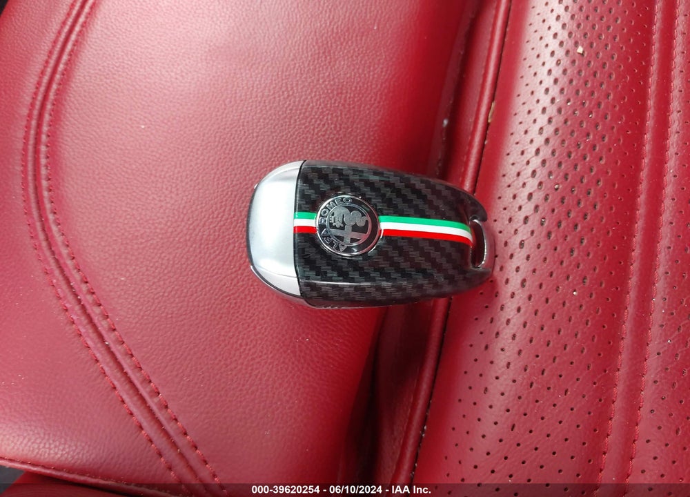 2023 ALFA ROMEO GIULIA VELOCE RWD VIN: ZARFAMBN9P7669608