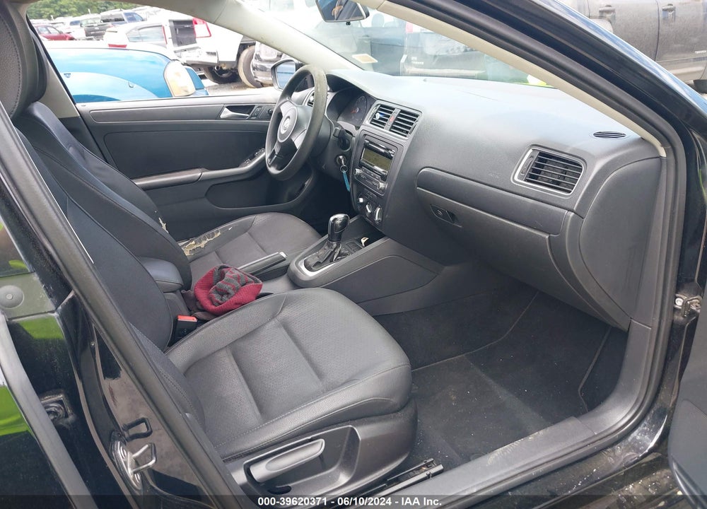 2011 VOLKSWAGEN JETTA 2.5L SE VIN: 3VWDX7AJ2BM353902