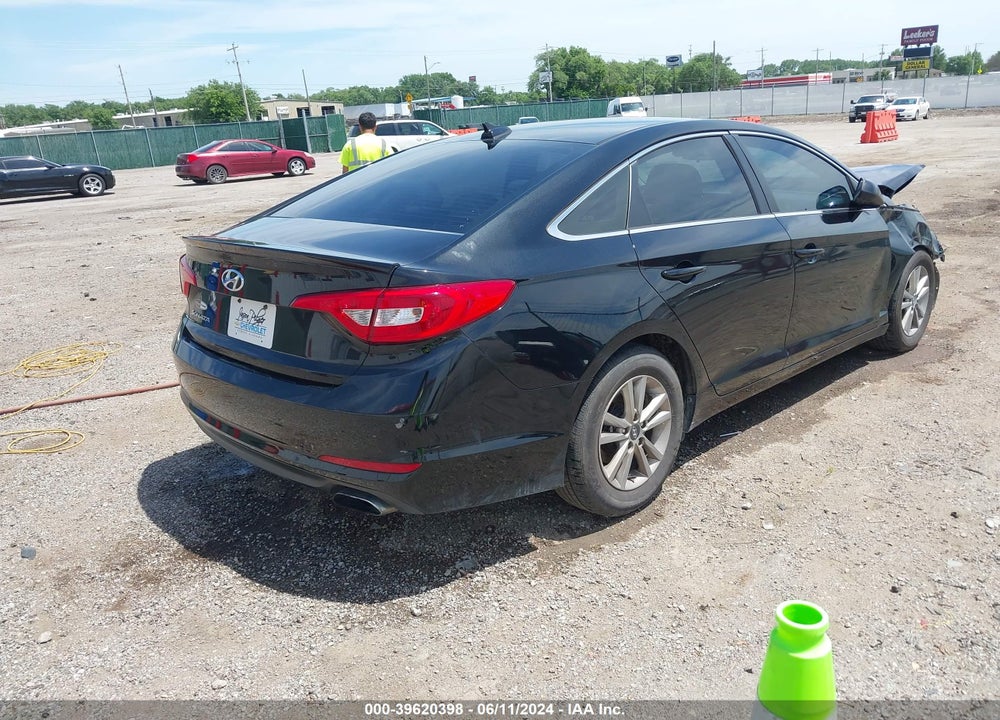 2017 HYUNDAI SONATA VIN: 5NPE24AF2HH552821