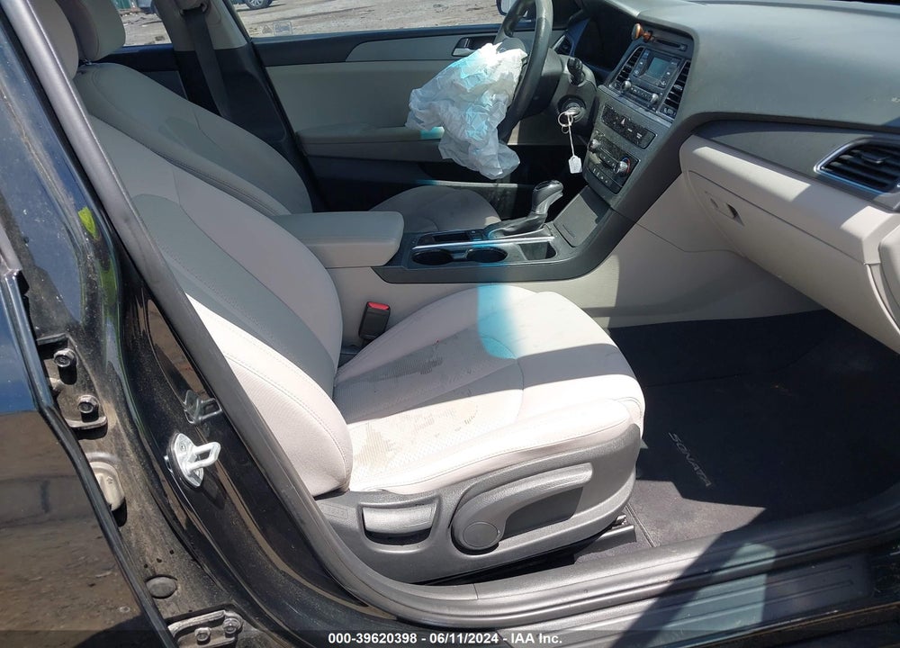 2017 HYUNDAI SONATA VIN: 5NPE24AF2HH552821