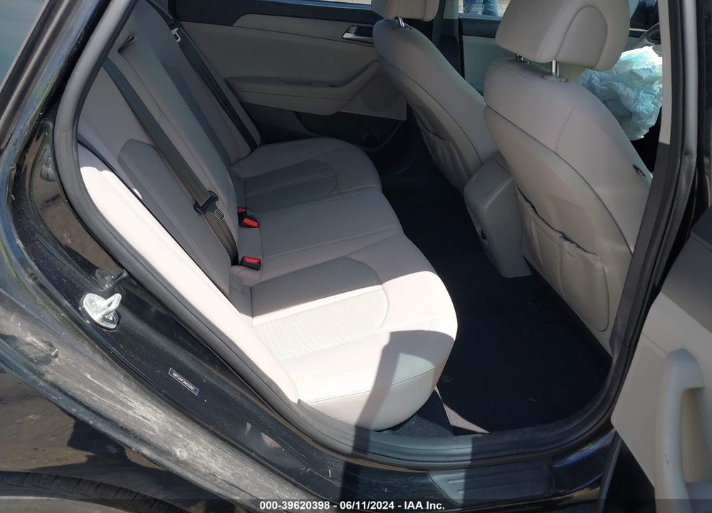 2017 HYUNDAI SONATA VIN: 5NPE24AF2HH552821