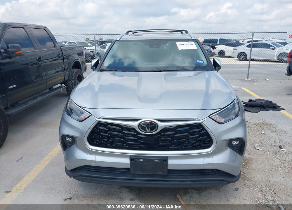 2022 TOYOTA HIGHLANDER XLE VIN: 5TDGZRAH9NS135592