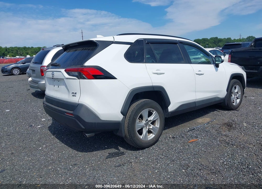 2020 TOYOTA RAV4 XLE VIN: 2T3P1RFV7LC125971