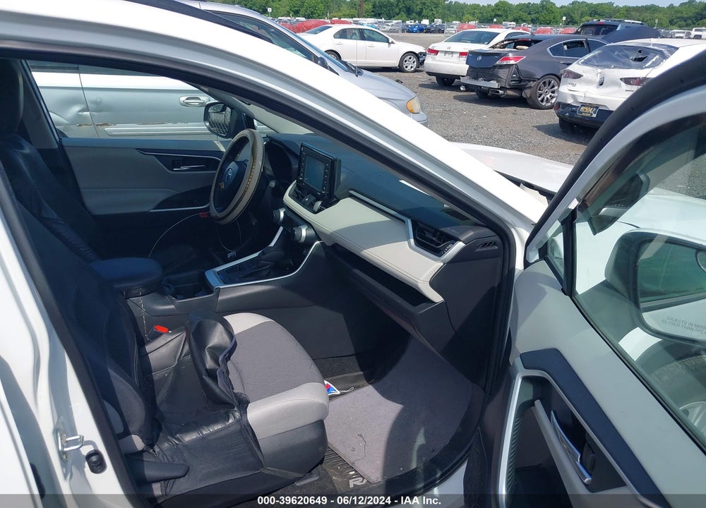 2020 TOYOTA RAV4 XLE VIN: 2T3P1RFV7LC125971
