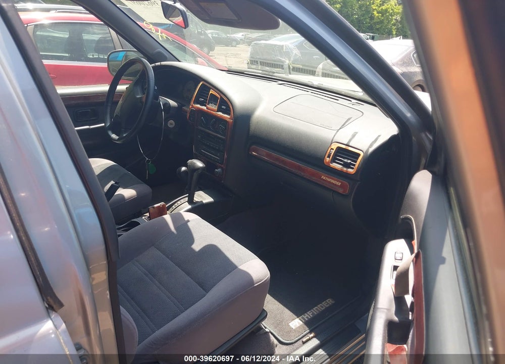 2001 NISSAN PATHFINDER SE VIN: JN8DR09Y41W572093