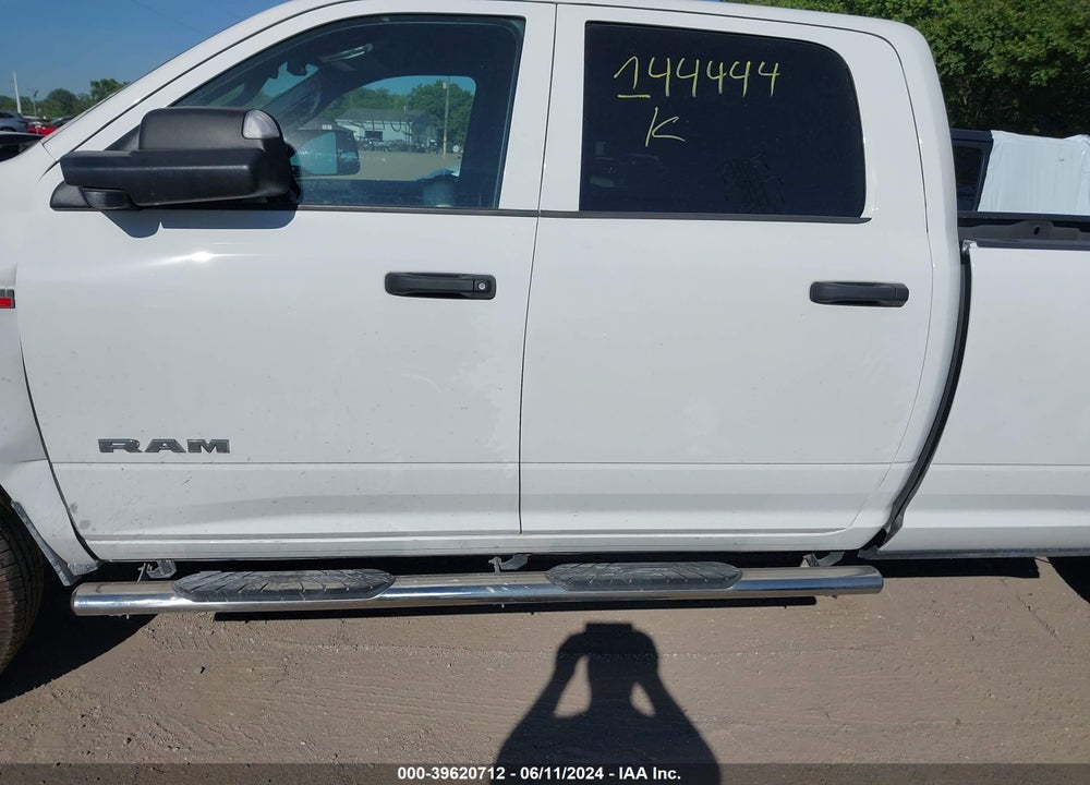 2022 RAM 2500 TRADESMAN 4X4 8' BOX VIN: 3C6UR5HJ3NG144444