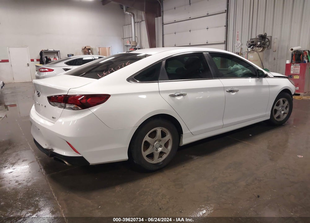 2018 HYUNDAI SONATA VIN: 5NPE34AFXJH614615