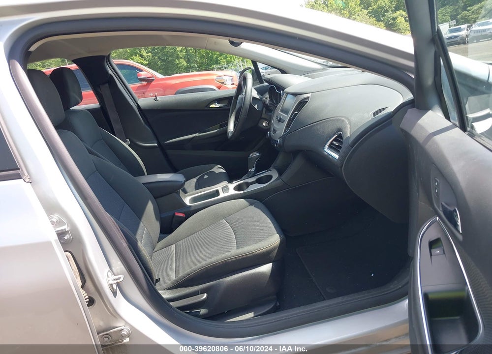 2017 CHEVROLET CRUZE VIN: 1G1BC5SM9H7123031