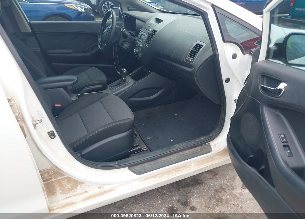 2015 KIA FORTE LX VIN: KNAFX4A61F5337673