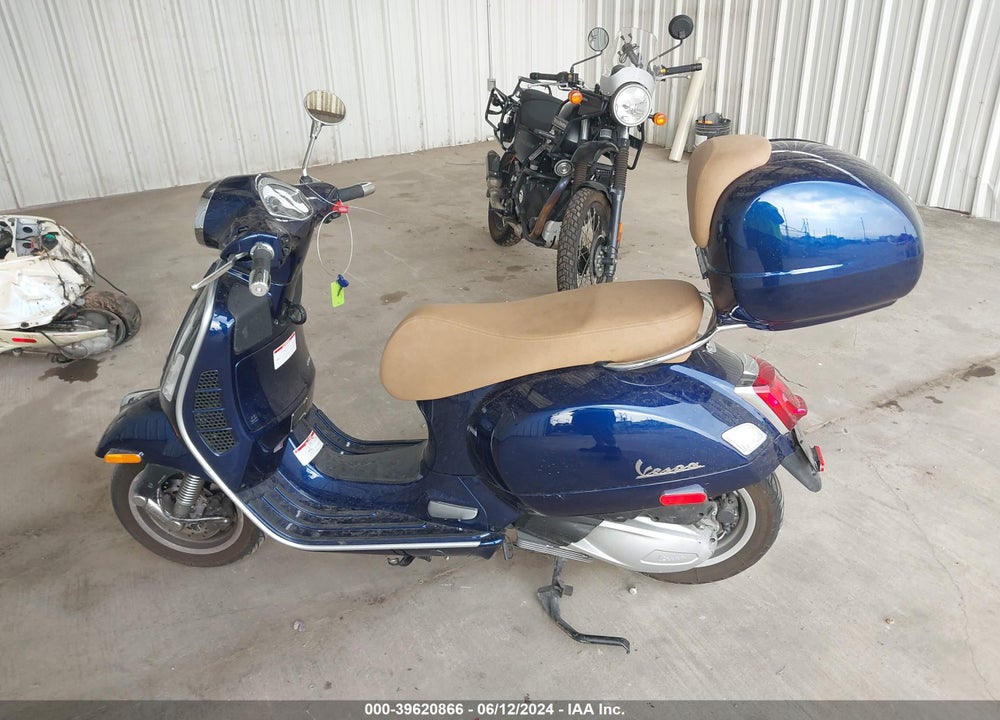 2022 VESPA GTS 300 SUPER VIN: ZAPMA39M4N5101203