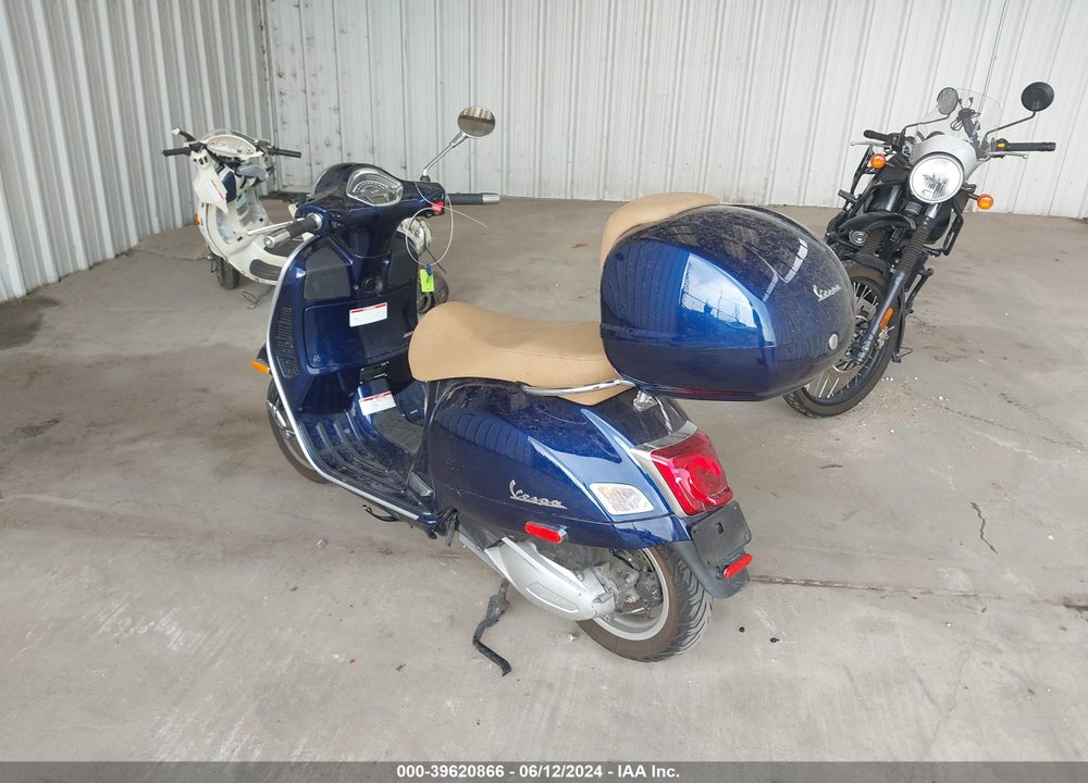 2022 VESPA GTS 300 SUPER VIN: ZAPMA39M4N5101203