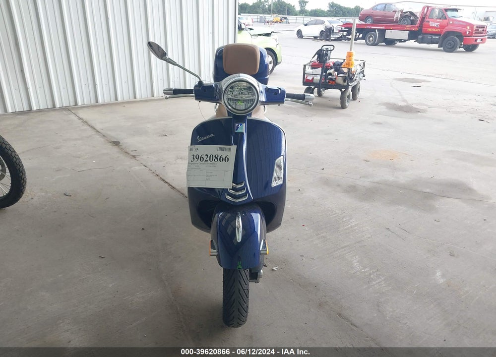 2022 VESPA GTS 300 SUPER VIN: ZAPMA39M4N5101203