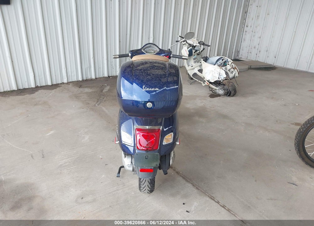 2022 VESPA GTS 300 SUPER VIN: ZAPMA39M4N5101203