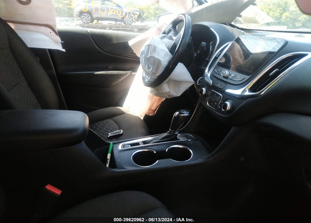 2019 CHEVROLET EQUINOX LT VIN: 2GNAXUEV0K6152857