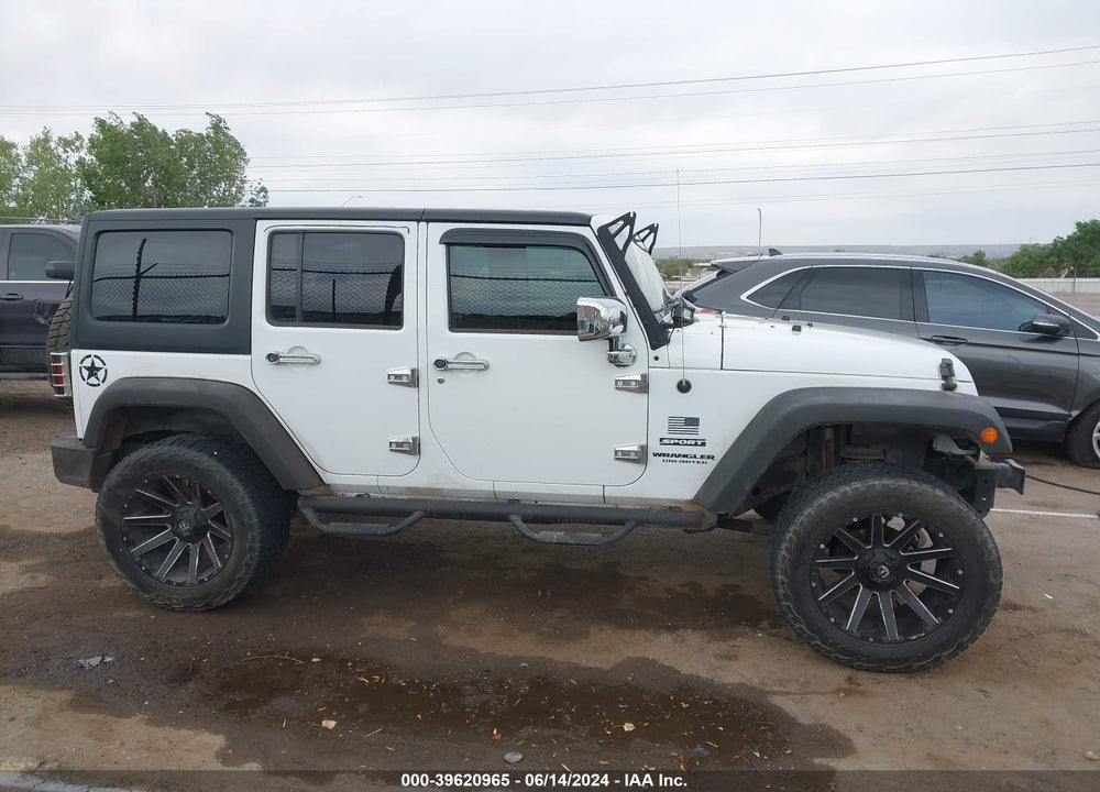2016 JEEP WRANGLER UNLIMITED SPORT VIN: 1C4BJWDG5GL101947