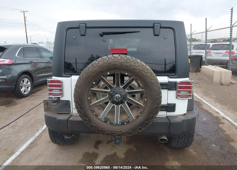 2016 JEEP WRANGLER UNLIMITED SPORT VIN: 1C4BJWDG5GL101947