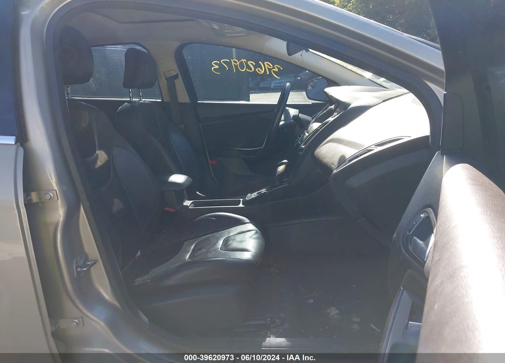 2015 FORD FOCUS TITANIUM VIN: 1FADP3N2XFL293704
