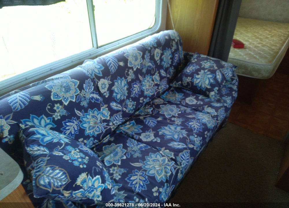2004 COACHMEN SPIRIT VIN: 1TC2B217X41206909