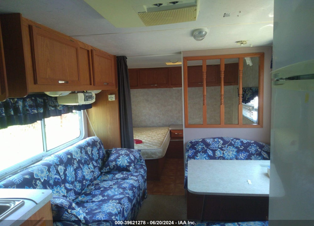 2004 COACHMEN SPIRIT VIN: 1TC2B217X41206909