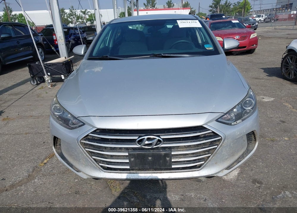 2018 HYUNDAI ELANTRA SEL VIN: 5NPD84LF1JH338190
