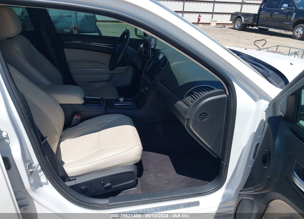 2017 CHRYSLER 300C VIN: 2C3CCAEG1HH564395
