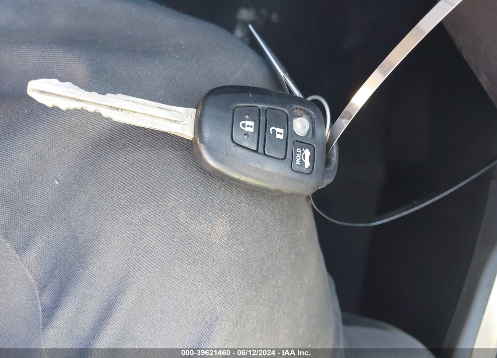 2019 TOYOTA COROLLA LE VIN: 5YFBURHE9KP872512