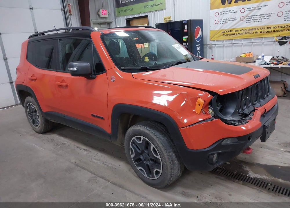 2015 JEEP RENEGADE TRAILHAWK VIN: ZACCJBCT0FPC00052