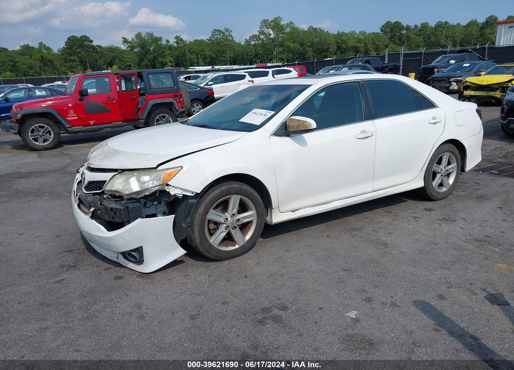 2014 TOYOTA CAMRY SE VIN: 4T1BF1FK1EU812375
