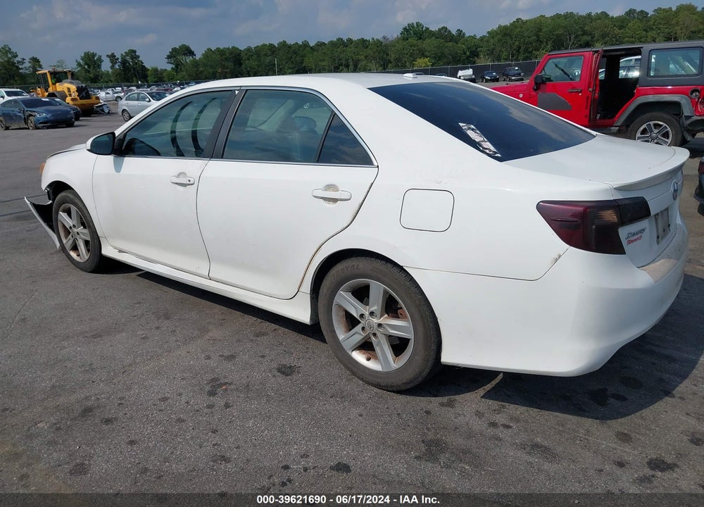 2014 TOYOTA CAMRY SE VIN: 4T1BF1FK1EU812375