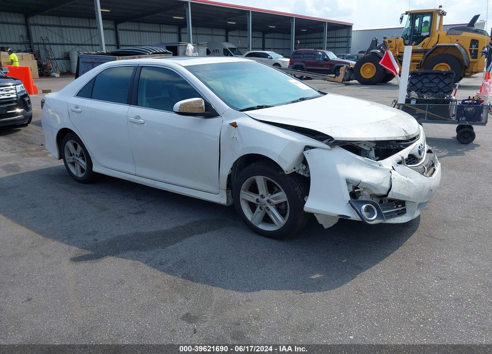 2014 TOYOTA CAMRY SE VIN: 4T1BF1FK1EU812375