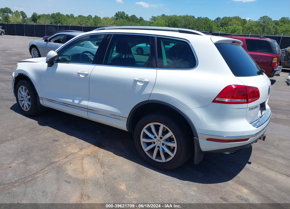 2016 VOLKSWAGEN TOUAREG VR6 SPORT VIN: WVGEF9BP8GD012446