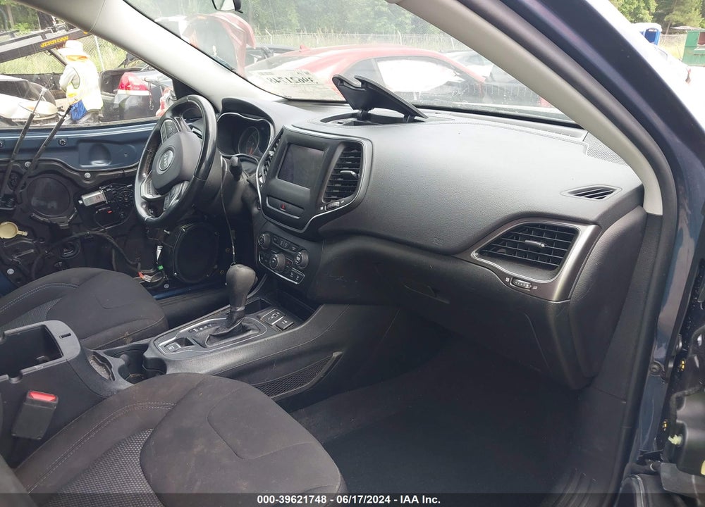 2019 JEEP CHEROKEE LATITUDE FWD VIN: 1C4PJLCX9KD478791